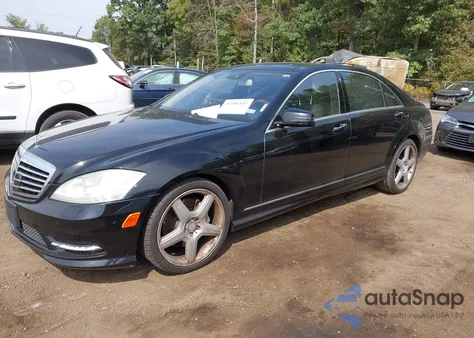 2013 Mercedes-Benz S 550 из США, поврежденный, VIN WDDNG7DB3DA533679